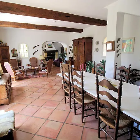 033 La Renardiere, 10p. Bouches-du-rhone * Ceyreste